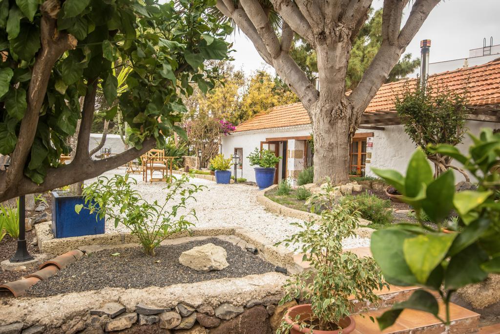 Ecoverode Hotel Emblematico Vegetariano Vegano Arona  Bagian luar foto